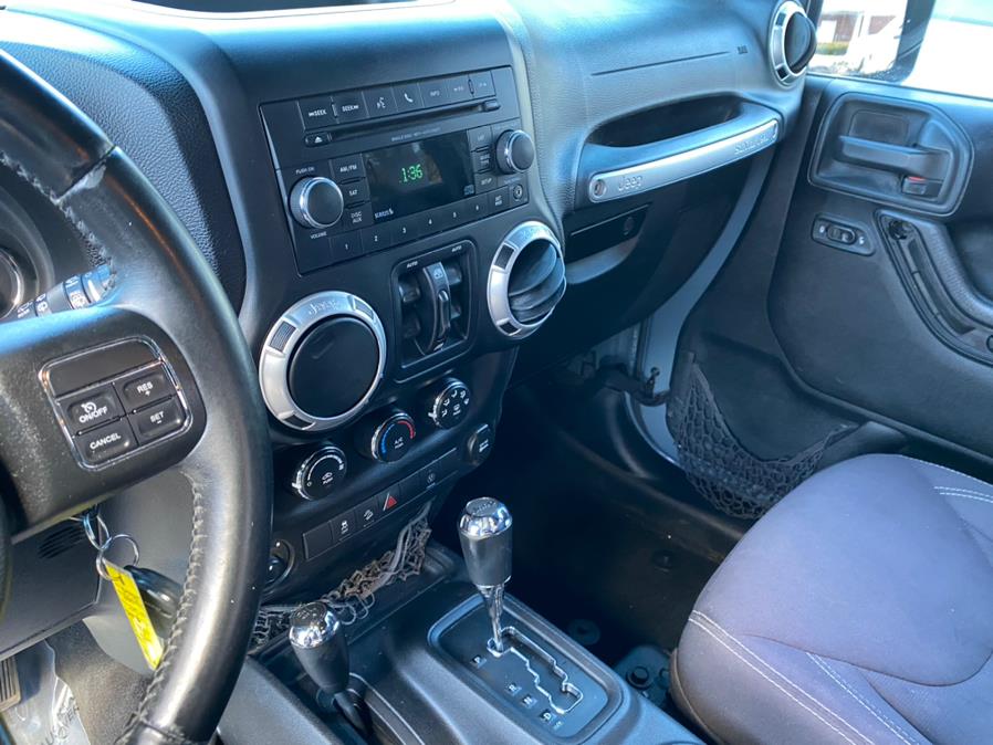 2015 Jeep Wrangler Unlimited 4WD 4dr Sahara, available for sale in Canton, Connecticut | Lava Motors 2 Inc. Canton, Connecticut 2015 Jeep Wrangler Unlimited 4WD 4dr Sahara, available for sale in Canton, Connecticut | Lava Motors 2 Inc. Canton, Connecticut