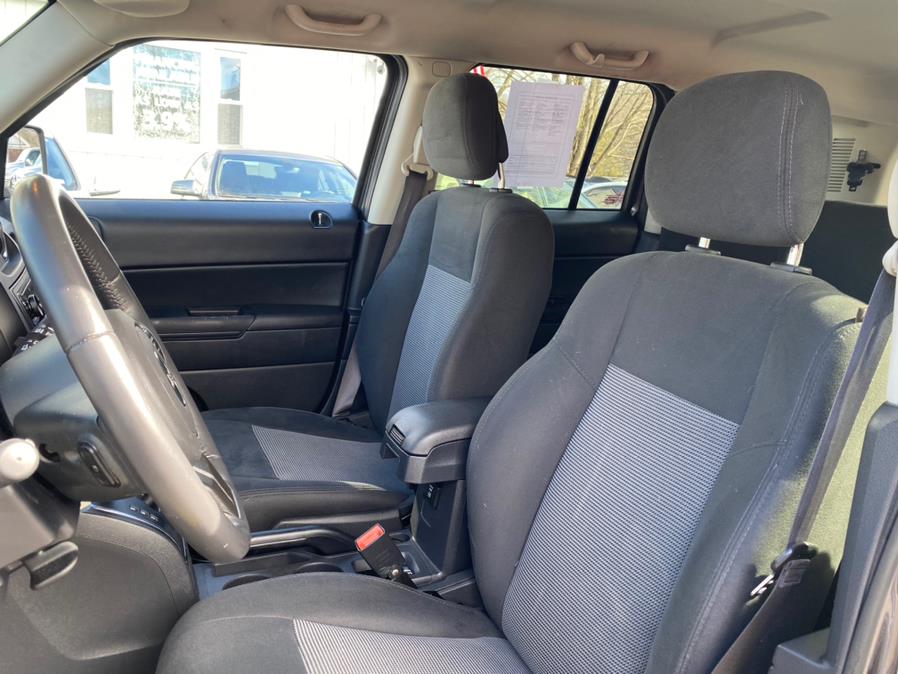 2016 Jeep Patriot 4WD 4dr Latitude, available for sale in Canton, Connecticut | Lava Motors 2 Inc. Canton, Connecticut 2016 Jeep Patriot 4WD 4dr Latitude, available for sale in Canton, Connecticut | Lava Motors 2 Inc. Canton, Connecticut