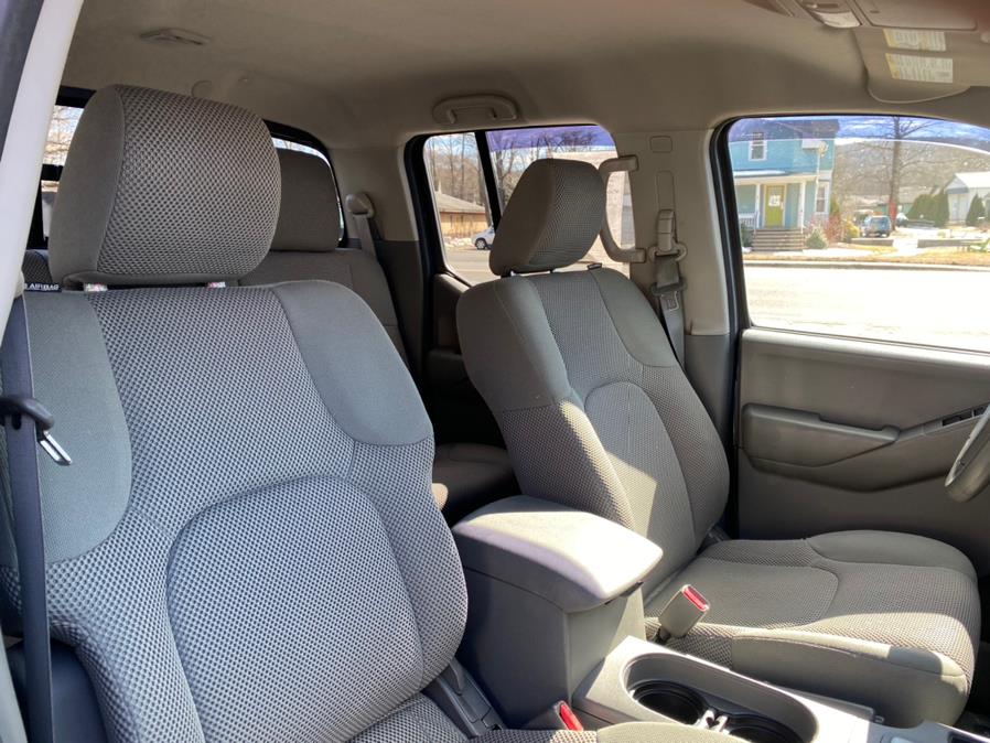 2014 Nissan Frontier 4WD Crew Cab SWB Auto SV, available for sale in Canton, Connecticut | Lava Motors 2 Inc. Canton, Connecticut 2014 Nissan Frontier 4WD Crew Cab SWB Auto SV, available for sale in Canton, Connecticut | Lava Motors 2 Inc. Canton, Connecticut