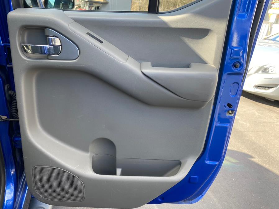 2014 Nissan Frontier 4WD Crew Cab SWB Auto SV, available for sale in Canton, Connecticut | Lava Motors 2 Inc. Canton, Connecticut 2014 Nissan Frontier 4WD Crew Cab SWB Auto SV, available for sale in Canton, Connecticut | Lava Motors 2 Inc. Canton, Connecticut