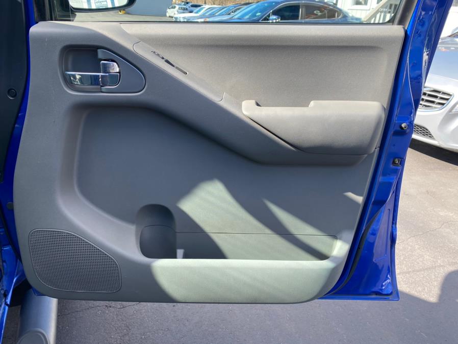 2014 Nissan Frontier 4WD Crew Cab SWB Auto SV, available for sale in Canton, Connecticut | Lava Motors 2 Inc. Canton, Connecticut 2014 Nissan Frontier 4WD Crew Cab SWB Auto SV, available for sale in Canton, Connecticut | Lava Motors 2 Inc. Canton, Connecticut
