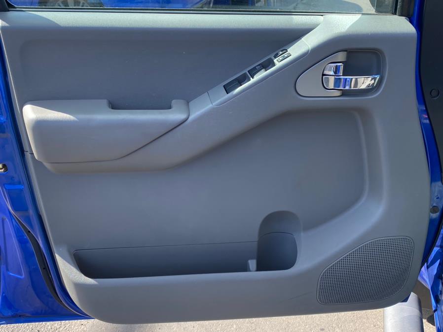 2014 Nissan Frontier 4WD Crew Cab SWB Auto SV, available for sale in Canton, Connecticut | Lava Motors 2 Inc. Canton, Connecticut 2014 Nissan Frontier 4WD Crew Cab SWB Auto SV, available for sale in Canton, Connecticut | Lava Motors 2 Inc. Canton, Connecticut