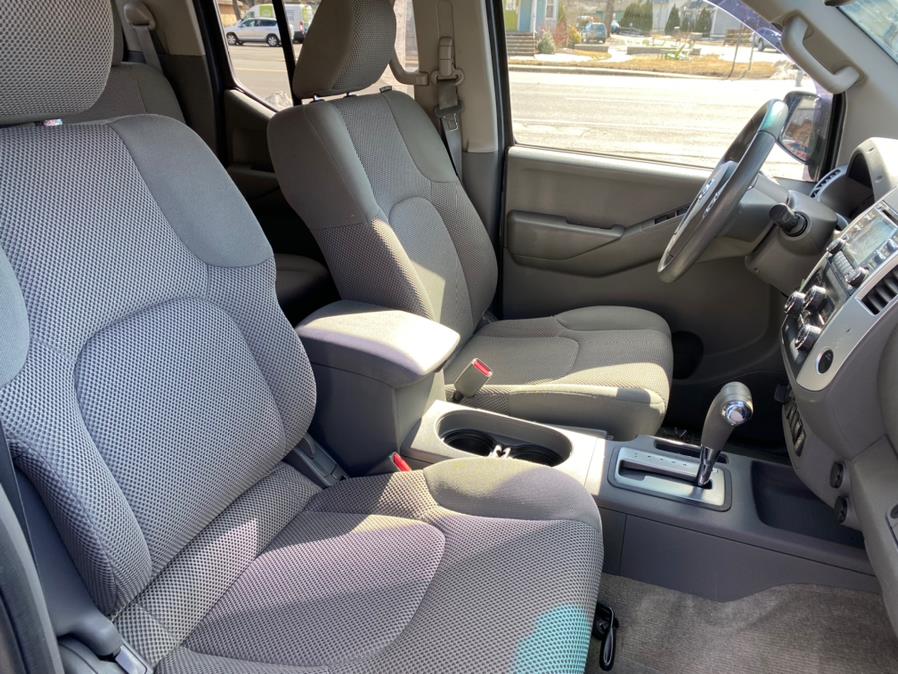 2014 Nissan Frontier 4WD Crew Cab SWB Auto SV, available for sale in Canton, Connecticut | Lava Motors 2 Inc. Canton, Connecticut 2014 Nissan Frontier 4WD Crew Cab SWB Auto SV, available for sale in Canton, Connecticut | Lava Motors 2 Inc. Canton, Connecticut