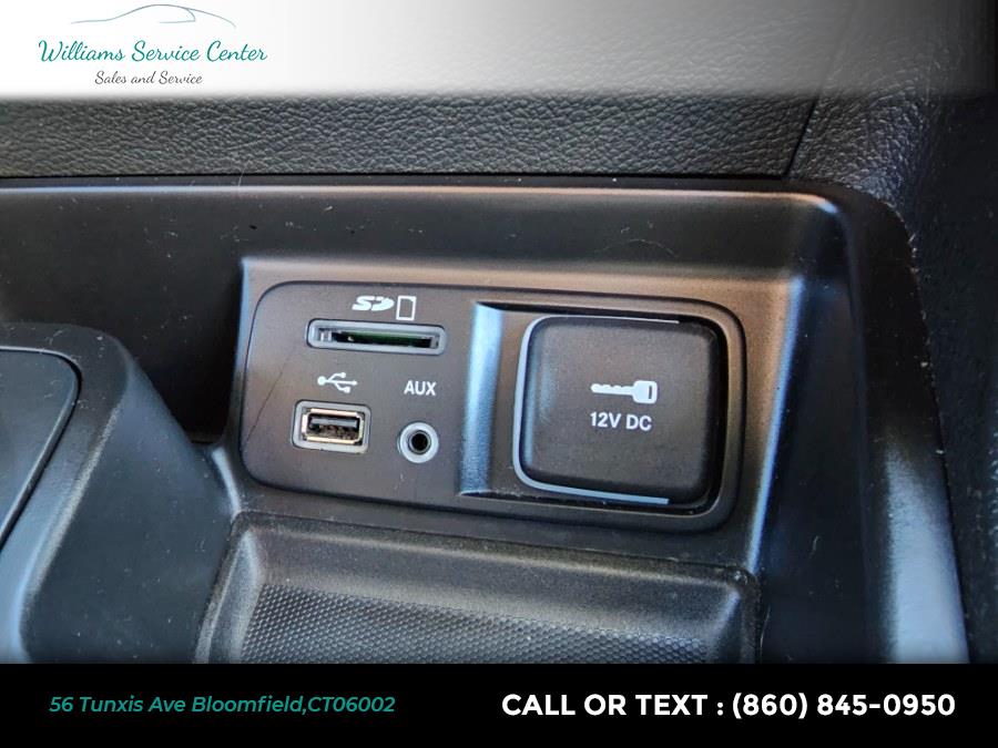 2014 Jeep Cherokee 4WD 4dr Latitude, available for sale in Bloomfield, Connecticut | Williams Service Center. Bloomfield, Connecticut 2014 Jeep Cherokee 4WD 4dr Latitude, available for sale in Bloomfield, Connecticut | Williams Service Center. Bloomfield, Connecticut