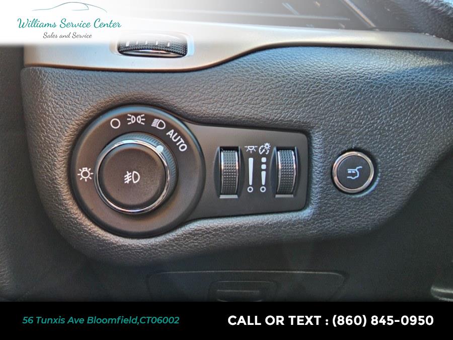 2014 Jeep Cherokee 4WD 4dr Latitude, available for sale in Bloomfield, Connecticut | Williams Service Center. Bloomfield, Connecticut 2014 Jeep Cherokee 4WD 4dr Latitude, available for sale in Bloomfield, Connecticut | Williams Service Center. Bloomfield, Connecticut