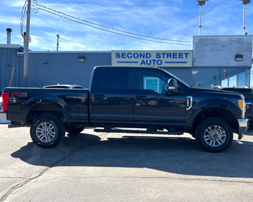 Used Ford Super Duty F-250 SRW XL 4WD Crew Cab 6.75'' Box 2017 | Second Street Auto Sales Inc. Manchester, New Hampshire