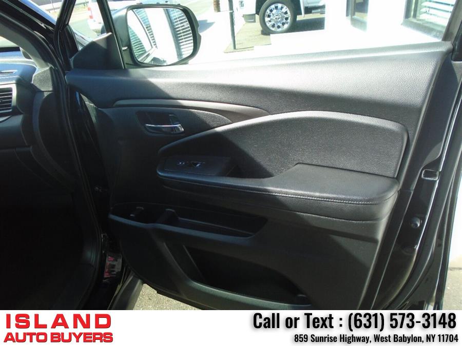 2017 Honda Pilot EX L AWD 4dr SUV, available for sale in West Babylon, New York | Island Auto Buyers. West Babylon, New York 2017 Honda Pilot EX L AWD 4dr SUV, available for sale in West Babylon, New York | Island Auto Buyers. West Babylon, New York