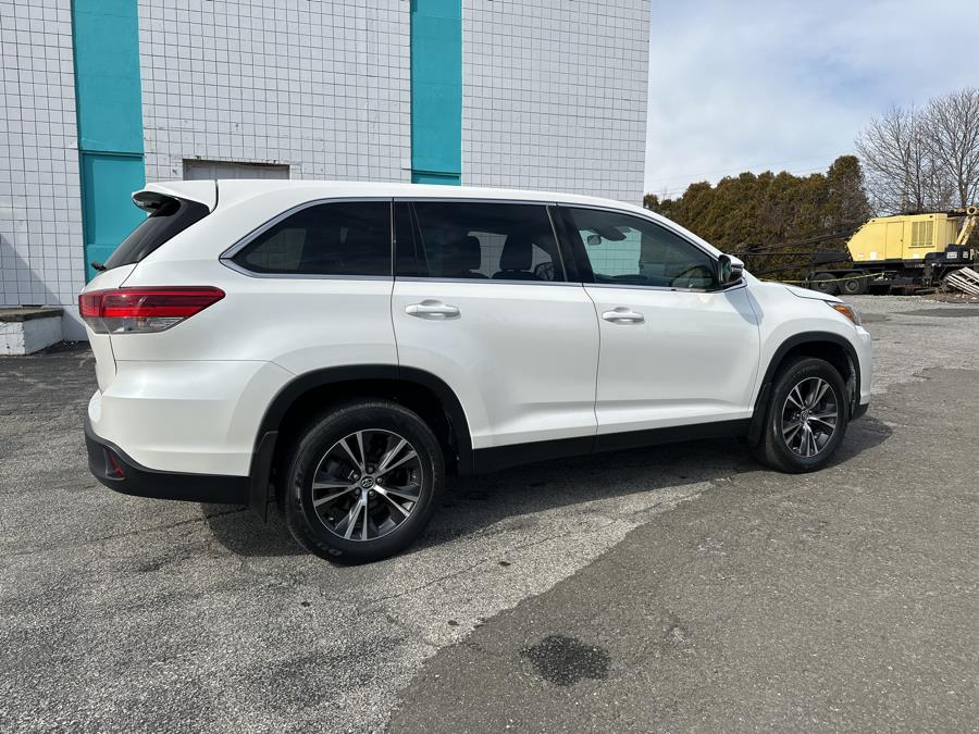 2019 Toyota Highlander LE V6 AWD (Natl), available for sale in Milford, Connecticut | Dealertown Auto Wholesalers. Milford, Connecticut 2019 Toyota Highlander LE V6 AWD (Natl), available for sale in Milford, Connecticut | Dealertown Auto Wholesalers. Milford, Connecticut