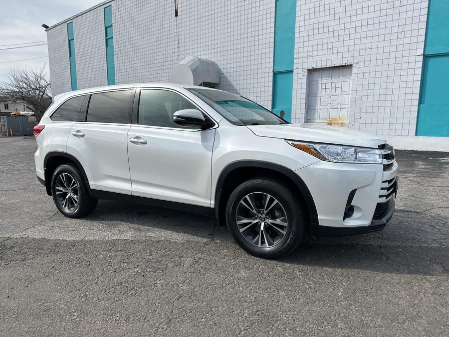 2019 Toyota Highlander LE V6 AWD (Natl), available for sale in Milford, Connecticut | Dealertown Auto Wholesalers. Milford, Connecticut 2019 Toyota Highlander LE V6 AWD (Natl), available for sale in Milford, Connecticut | Dealertown Auto Wholesalers. Milford, Connecticut