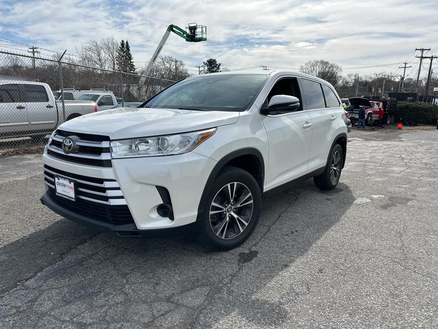 2019 Toyota Highlander LE V6 AWD (Natl), available for sale in Milford, Connecticut | Dealertown Auto Wholesalers. Milford, Connecticut 2019 Toyota Highlander LE V6 AWD (Natl), available for sale in Milford, Connecticut | Dealertown Auto Wholesalers. Milford, Connecticut
