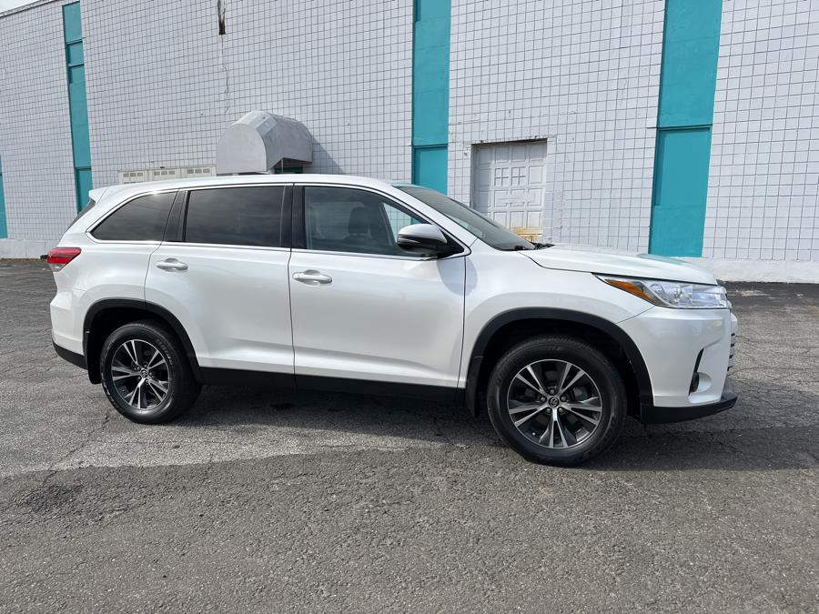2019 Toyota Highlander LE V6 AWD (Natl), available for sale in Milford, Connecticut | Dealertown Auto Wholesalers. Milford, Connecticut 2019 Toyota Highlander LE V6 AWD (Natl), available for sale in Milford, Connecticut | Dealertown Auto Wholesalers. Milford, Connecticut