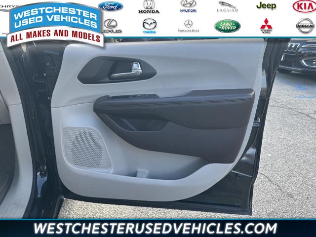 2020 Chrysler Pacifica Touring L, available for sale in White Plains, New York | Westchester Used Vehicles. White Plains, New York 2020 Chrysler Pacifica Touring L, available for sale in White Plains, New York | Westchester Used Vehicles. White Plains, New York