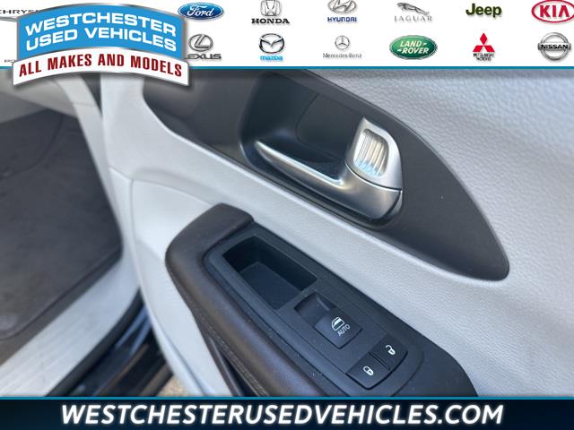 2020 Chrysler Pacifica Touring L, available for sale in White Plains, New York | Westchester Used Vehicles. White Plains, New York 2020 Chrysler Pacifica Touring L, available for sale in White Plains, New York | Westchester Used Vehicles. White Plains, New York