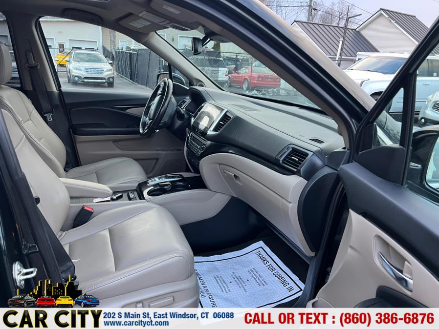 2016 Honda Pilot AWD 4dr Touring w/RES & Navi, available for sale in East Windsor, Connecticut | Car City LLC. East Windsor, Connecticut 2016 Honda Pilot AWD 4dr Touring w/RES & Navi, available for sale in East Windsor, Connecticut | Car City LLC. East Windsor, Connecticut