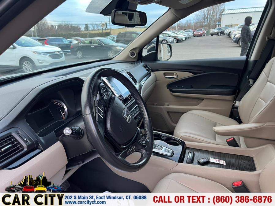 2016 Honda Pilot AWD 4dr Touring w/RES & Navi, available for sale in East Windsor, Connecticut | Car City LLC. East Windsor, Connecticut 2016 Honda Pilot AWD 4dr Touring w/RES & Navi, available for sale in East Windsor, Connecticut | Car City LLC. East Windsor, Connecticut