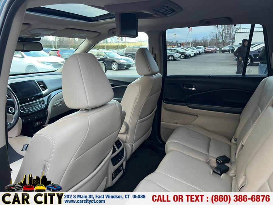 2016 Honda Pilot AWD 4dr Touring w/RES & Navi, available for sale in East Windsor, Connecticut | Car City LLC. East Windsor, Connecticut 2016 Honda Pilot AWD 4dr Touring w/RES & Navi, available for sale in East Windsor, Connecticut | Car City LLC. East Windsor, Connecticut
