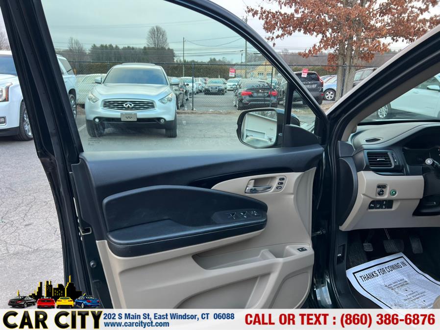 2016 Honda Pilot AWD 4dr Touring w/RES & Navi, available for sale in East Windsor, Connecticut | Car City LLC. East Windsor, Connecticut 2016 Honda Pilot AWD 4dr Touring w/RES & Navi, available for sale in East Windsor, Connecticut | Car City LLC. East Windsor, Connecticut