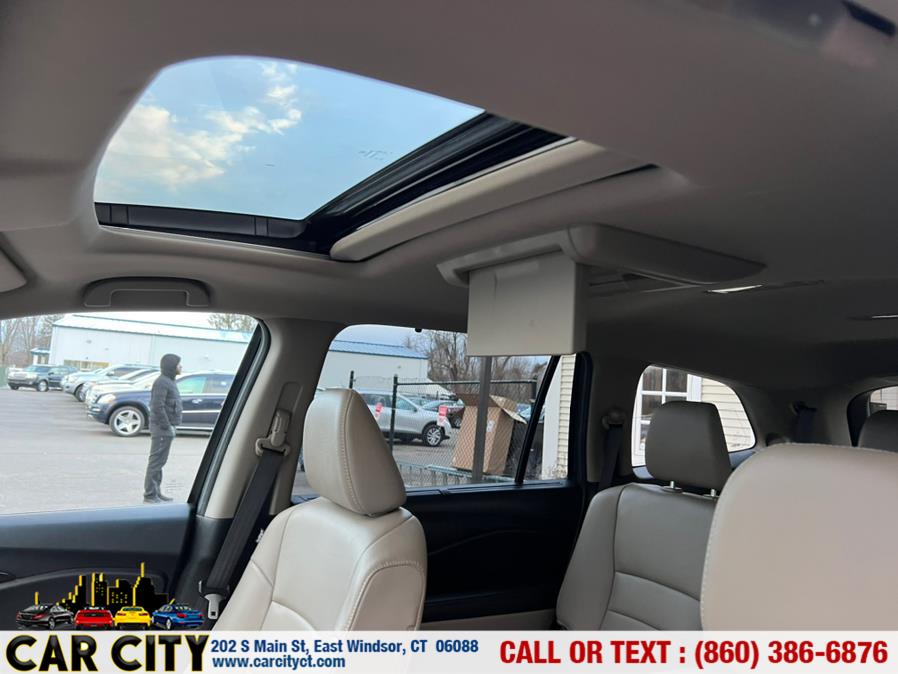 2016 Honda Pilot AWD 4dr Touring w/RES & Navi, available for sale in East Windsor, Connecticut | Car City LLC. East Windsor, Connecticut 2016 Honda Pilot AWD 4dr Touring w/RES & Navi, available for sale in East Windsor, Connecticut | Car City LLC. East Windsor, Connecticut