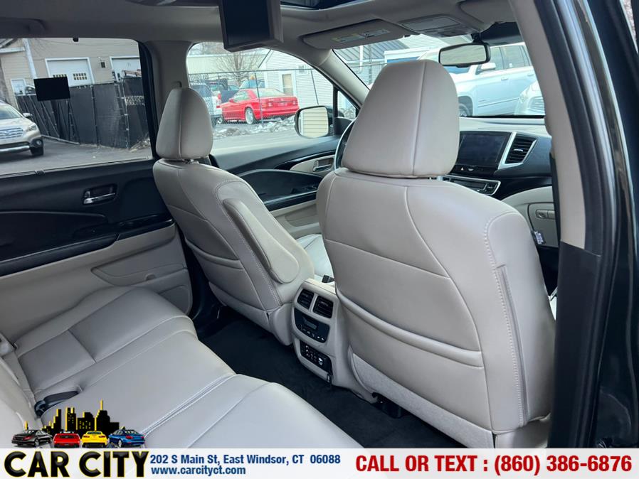 2016 Honda Pilot AWD 4dr Touring w/RES & Navi, available for sale in East Windsor, Connecticut | Car City LLC. East Windsor, Connecticut 2016 Honda Pilot AWD 4dr Touring w/RES & Navi, available for sale in East Windsor, Connecticut | Car City LLC. East Windsor, Connecticut