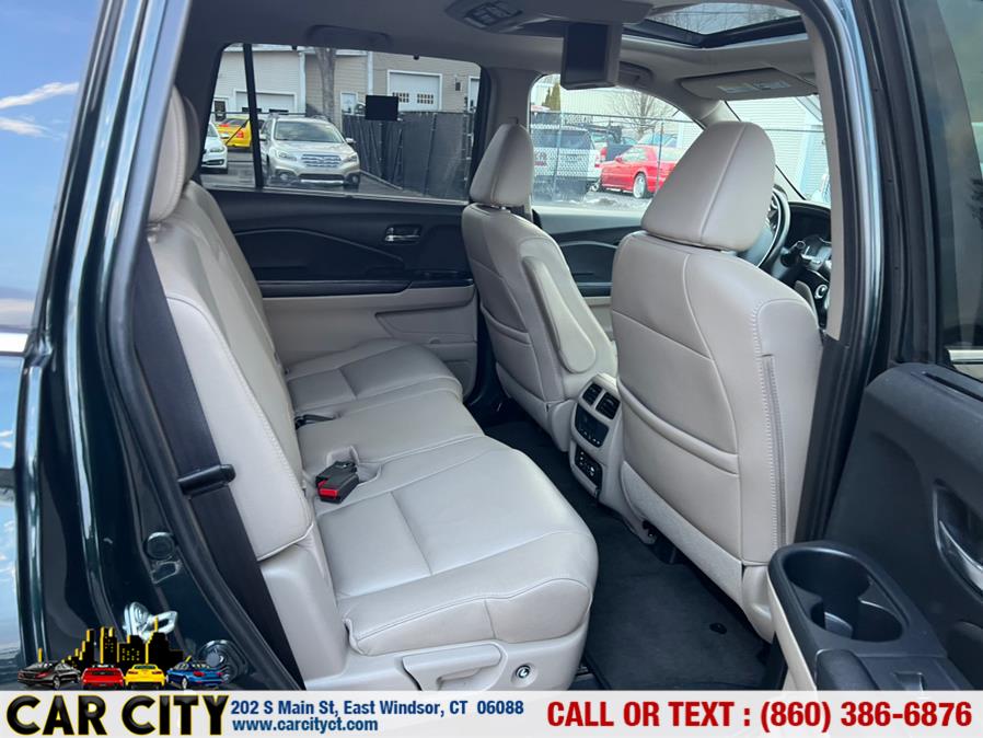 2016 Honda Pilot AWD 4dr Touring w/RES & Navi, available for sale in East Windsor, Connecticut | Car City LLC. East Windsor, Connecticut 2016 Honda Pilot AWD 4dr Touring w/RES & Navi, available for sale in East Windsor, Connecticut | Car City LLC. East Windsor, Connecticut