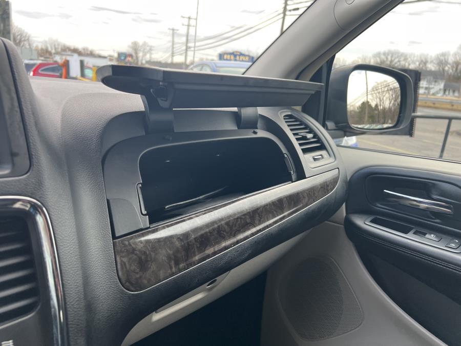 2011 Dodge Grand Caravan 4dr Wgn Crew, available for sale in South Windsor , Connecticut | Ful-line Auto LLC. South Windsor , Connecticut 2011 Dodge Grand Caravan 4dr Wgn Crew, available for sale in South Windsor , Connecticut | Ful-line Auto LLC. South Windsor , Connecticut