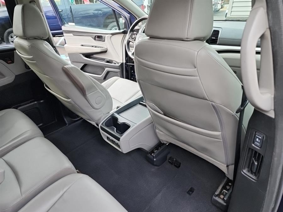2019 Honda Odyssey EX-L w/Navi/RES Auto, available for sale in Islip, New York | L.I. Auto Gallery. Islip, New York 2019 Honda Odyssey EX-L w/Navi/RES Auto, available for sale in Islip, New York | L.I. Auto Gallery. Islip, New York