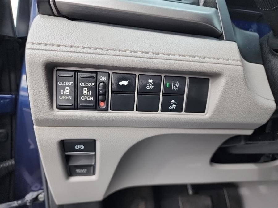 2019 Honda Odyssey EX-L w/Navi/RES Auto, available for sale in Islip, New York | L.I. Auto Gallery. Islip, New York 2019 Honda Odyssey EX-L w/Navi/RES Auto, available for sale in Islip, New York | L.I. Auto Gallery. Islip, New York