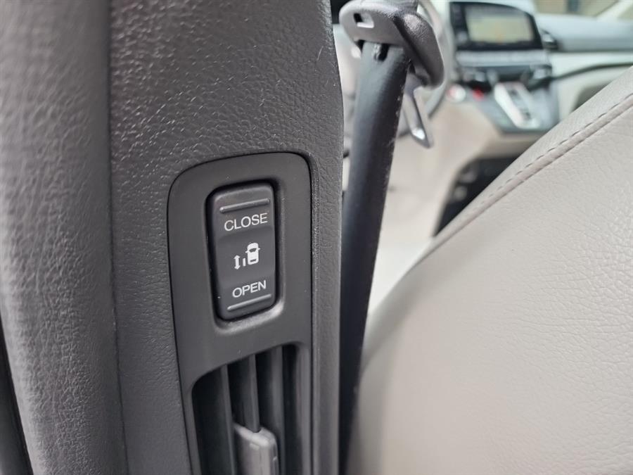 2019 Honda Odyssey EX-L w/Navi/RES Auto, available for sale in Islip, New York | L.I. Auto Gallery. Islip, New York 2019 Honda Odyssey EX-L w/Navi/RES Auto, available for sale in Islip, New York | L.I. Auto Gallery. Islip, New York
