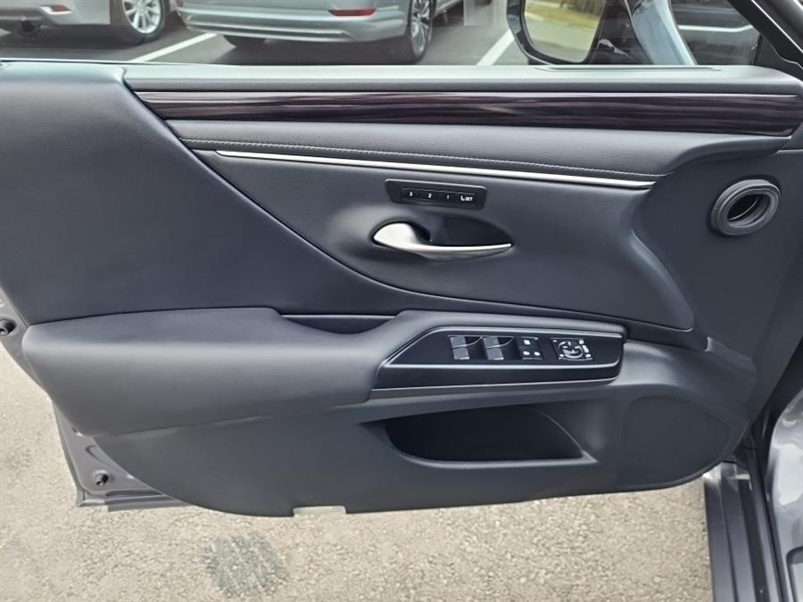 2020 Lexus ES ES 350 FWD, available for sale in Islip, New York | L.I. Auto Gallery. Islip, New York 2020 Lexus ES ES 350 FWD, available for sale in Islip, New York | L.I. Auto Gallery. Islip, New York