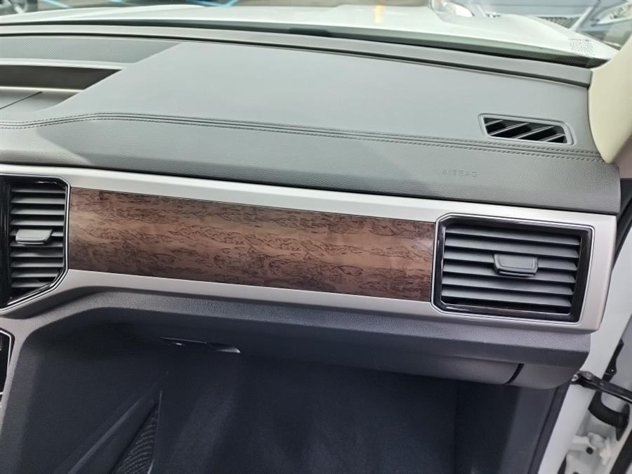 2019 Volkswagen Atlas 3.6L V6 SEL Premium 4MOTION, available for sale in Islip, New York | L.I. Auto Gallery. Islip, New York 2019 Volkswagen Atlas 3.6L V6 SEL Premium 4MOTION, available for sale in Islip, New York | L.I. Auto Gallery. Islip, New York
