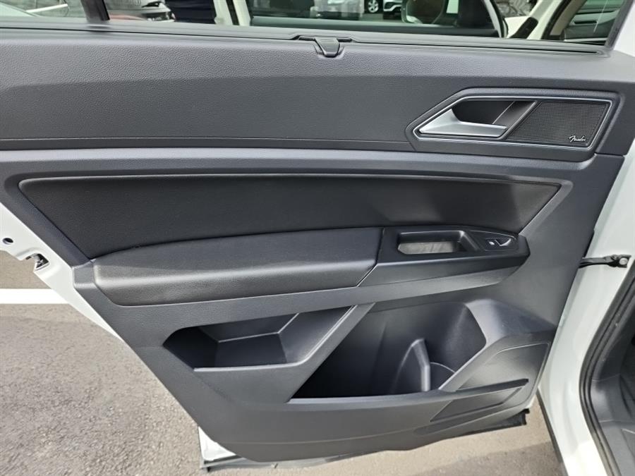 2019 Volkswagen Atlas 3.6L V6 SEL Premium 4MOTION, available for sale in Islip, New York | L.I. Auto Gallery. Islip, New York 2019 Volkswagen Atlas 3.6L V6 SEL Premium 4MOTION, available for sale in Islip, New York | L.I. Auto Gallery. Islip, New York