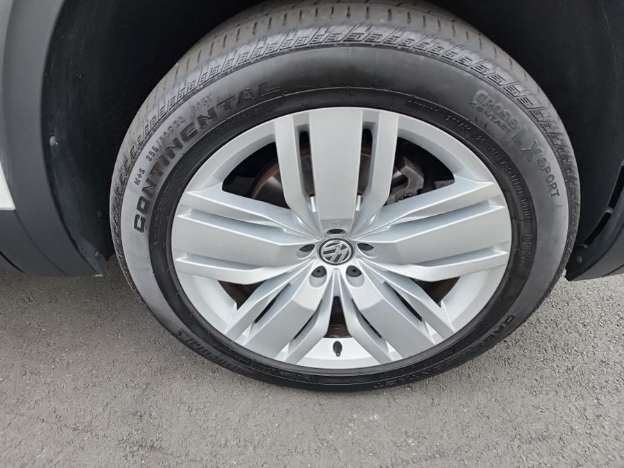2019 Volkswagen Atlas 3.6L V6 SEL Premium 4MOTION, available for sale in Islip, New York | L.I. Auto Gallery. Islip, New York 2019 Volkswagen Atlas 3.6L V6 SEL Premium 4MOTION, available for sale in Islip, New York | L.I. Auto Gallery. Islip, New York