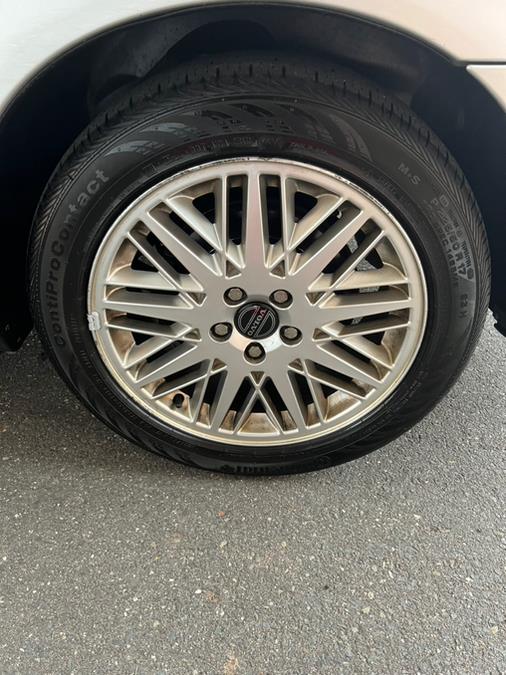 2002 Volvo S80 2.9 A SR 4dr Sdn w/Sunroof, available for sale in New Britain, Connecticut | Supreme Automotive. New Britain, Connecticut 2002 Volvo S80 2.9 A SR 4dr Sdn w/Sunroof, available for sale in New Britain, Connecticut | Supreme Automotive. New Britain, Connecticut