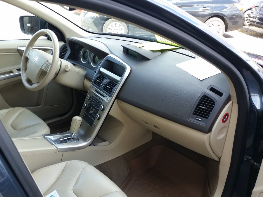 2010 Volvo XC60 AWD 4dr 3.0T w/Moonroof, available for sale in Berlin, Connecticut | Action Automotive. Berlin, Connecticut 2010 Volvo XC60 AWD 4dr 3.0T w/Moonroof, available for sale in Berlin, Connecticut | Action Automotive. Berlin, Connecticut