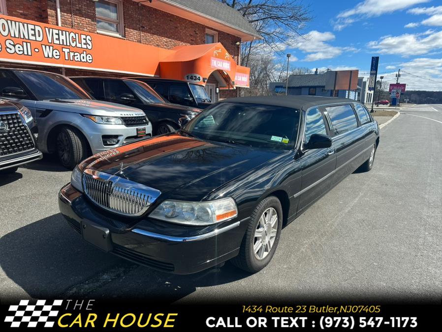 2010 Lincoln Town Car 4dr Sdn Executive w/Limousine Pkg, available for sale in Butler, New Jersey | The Car House. Butler, New Jersey