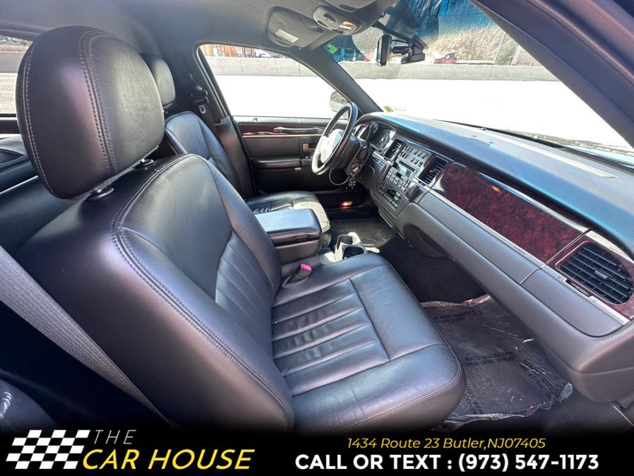 2010 Lincoln Town Car 4dr Sdn Executive w/Limousine Pkg, available for sale in Butler, New Jersey | The Car House. Butler, New Jersey 2010 Lincoln Town Car 4dr Sdn Executive w/Limousine Pkg, available for sale in Butler, New Jersey | The Car House. Butler, New Jersey