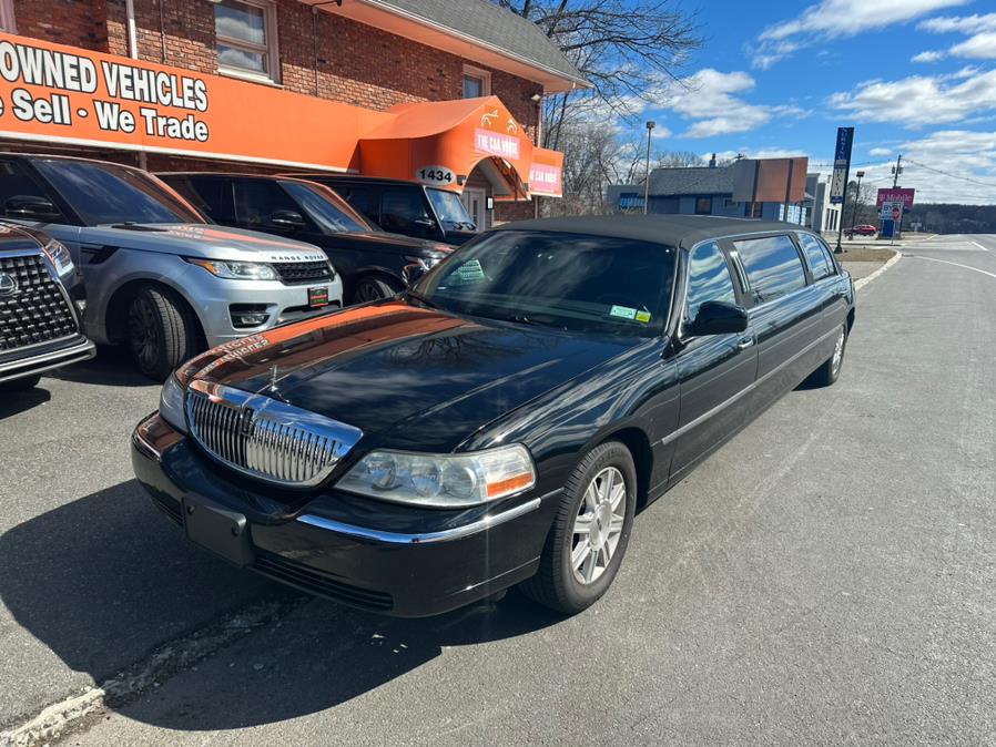 2010 Lincoln Town Car 4dr Sdn Executive w/Limousine Pkg, available for sale in Bloomingdale, New Jersey | Bloomingdale Auto Group. Bloomingdale, New Jersey