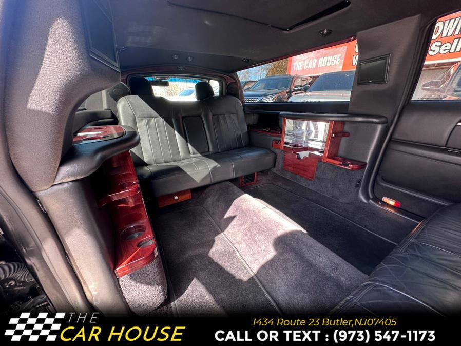 2010 Lincoln Town Car 4dr Sdn Executive w/Limousine Pkg, available for sale in Butler, New Jersey | The Car House. Butler, New Jersey 2010 Lincoln Town Car 4dr Sdn Executive w/Limousine Pkg, available for sale in Butler, New Jersey | The Car House. Butler, New Jersey