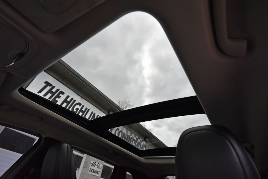 2015 Jeep Cherokee 4WD 4dr Trailhawk, available for sale in Waterbury, Connecticut | Highline Car Connection. Waterbury, Connecticut 2015 Jeep Cherokee 4WD 4dr Trailhawk, available for sale in Waterbury, Connecticut | Highline Car Connection. Waterbury, Connecticut