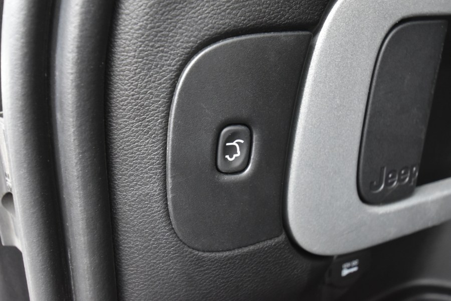 2015 Jeep Cherokee 4WD 4dr Trailhawk, available for sale in Waterbury, Connecticut | Highline Car Connection. Waterbury, Connecticut 2015 Jeep Cherokee 4WD 4dr Trailhawk, available for sale in Waterbury, Connecticut | Highline Car Connection. Waterbury, Connecticut