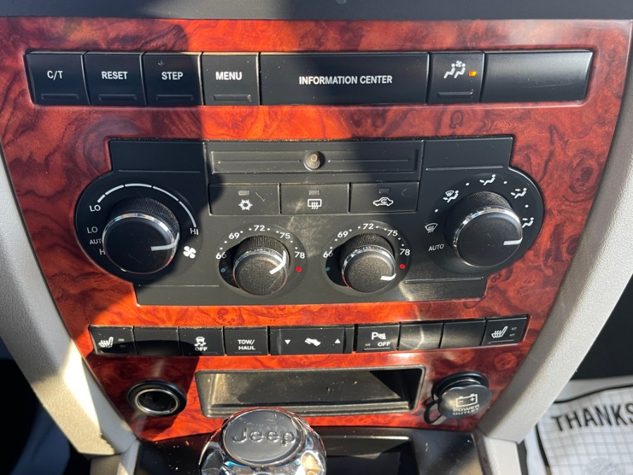 2006 Jeep Commander 4dr Limited 4WD, available for sale in Huntington Station, New York | My Auto Inc.. Huntington Station, New York 2006 Jeep Commander 4dr Limited 4WD, available for sale in Huntington Station, New York | My Auto Inc.. Huntington Station, New York