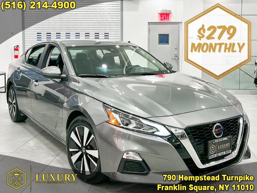 2022 Nissan Altima 2.5 SV Sedan, available for sale in Franklin Square, New York | Luxury Motor Club. Franklin Square, New York