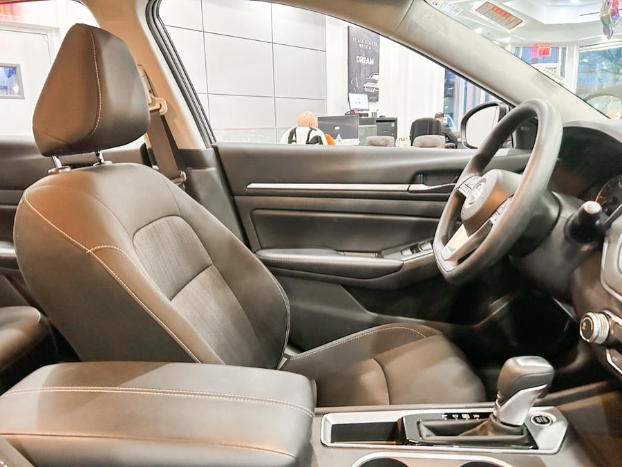 2022 Nissan Altima 2.5 SV Sedan, available for sale in Franklin Square, New York | Luxury Motor Club. Franklin Square, New York 2022 Nissan Altima 2.5 SV Sedan, available for sale in Franklin Square, New York | Luxury Motor Club. Franklin Square, New York