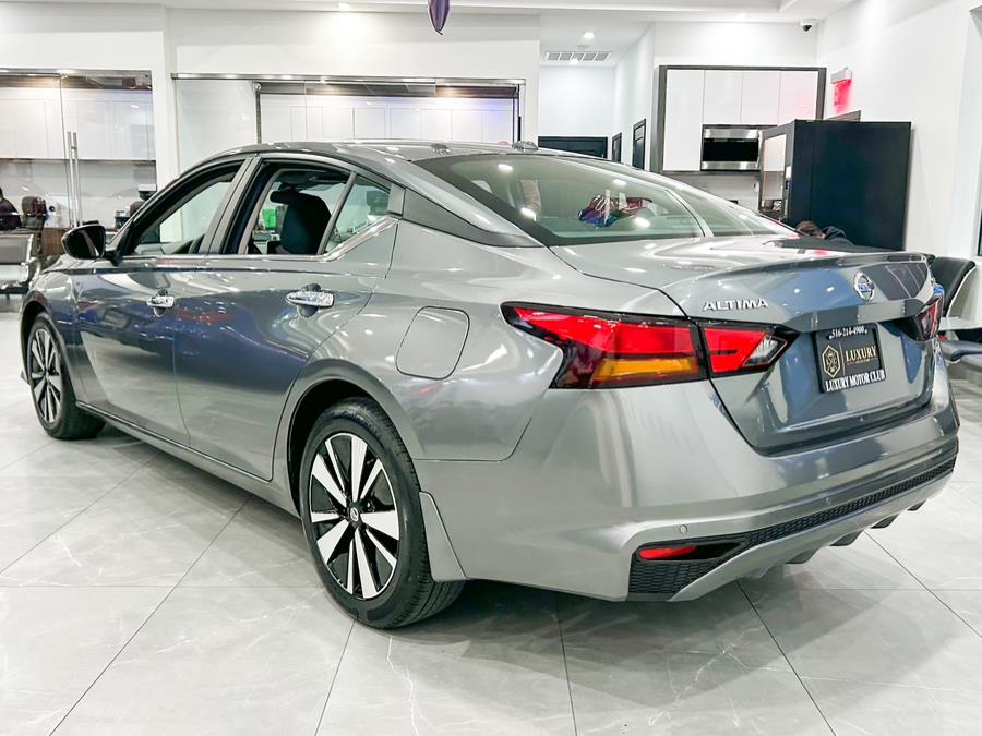 2022 Nissan Altima 2.5 SV Sedan, available for sale in Franklin Square, New York | Luxury Motor Club. Franklin Square, New York 2022 Nissan Altima 2.5 SV Sedan, available for sale in Franklin Square, New York | Luxury Motor Club. Franklin Square, New York