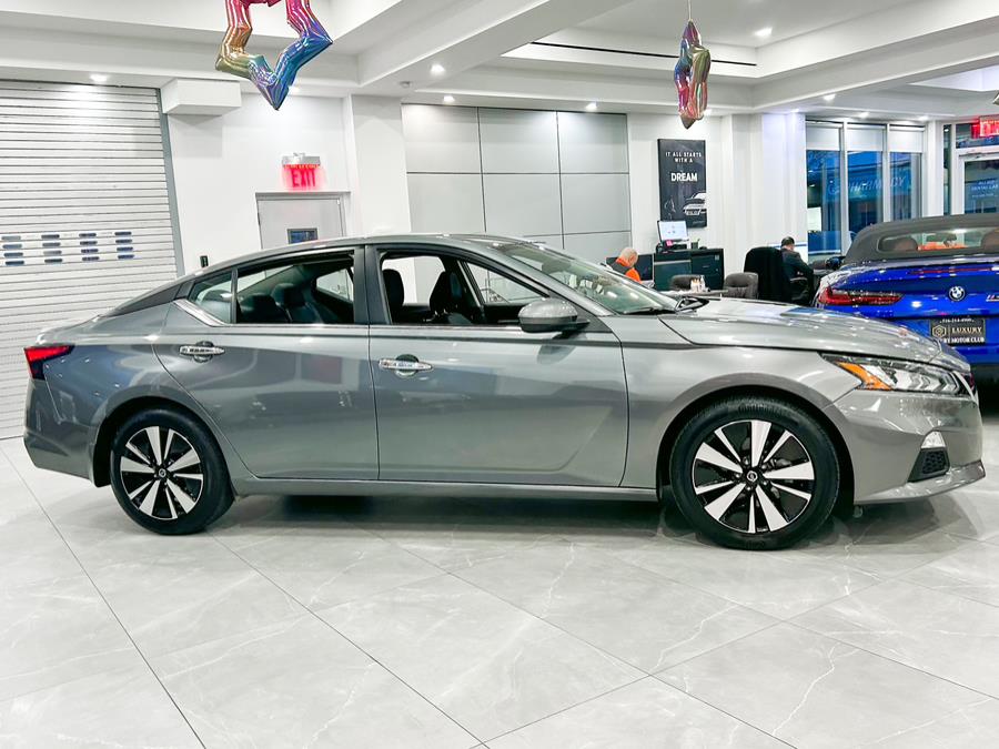 2022 Nissan Altima 2.5 SV Sedan, available for sale in Franklin Square, New York | Luxury Motor Club. Franklin Square, New York 2022 Nissan Altima 2.5 SV Sedan, available for sale in Franklin Square, New York | Luxury Motor Club. Franklin Square, New York