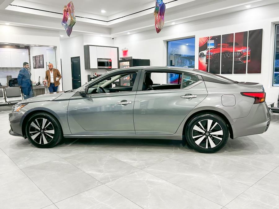 2022 Nissan Altima 2.5 SV Sedan, available for sale in Franklin Square, New York | Luxury Motor Club. Franklin Square, New York 2022 Nissan Altima 2.5 SV Sedan, available for sale in Franklin Square, New York | Luxury Motor Club. Franklin Square, New York