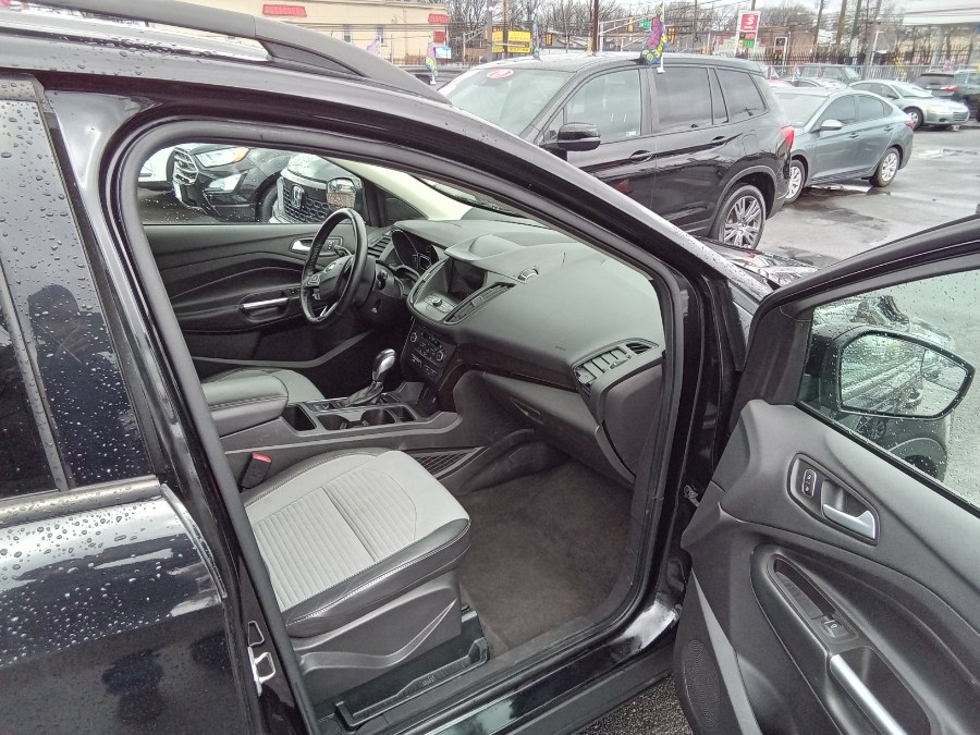 2019 Ford Escape SE FWD, available for sale in Irvington, New Jersey | NJ Used Cars Center. Irvington, New Jersey 2019 Ford Escape SE FWD, available for sale in Irvington, New Jersey | NJ Used Cars Center. Irvington, New Jersey