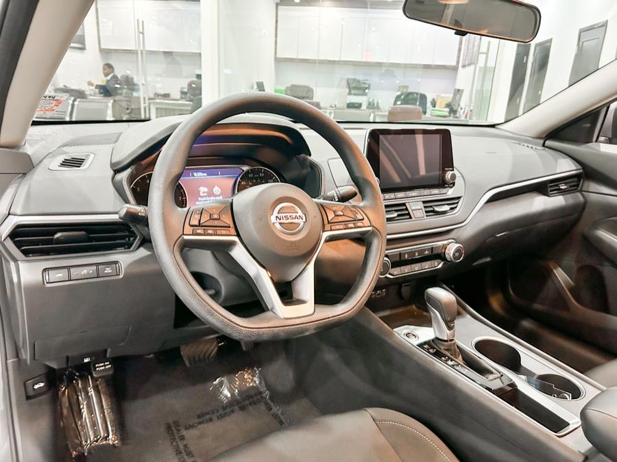 2022 Nissan Altima 2.5 SV Sedan, available for sale in Franklin Square, New York | C Rich Cars. Franklin Square, New York