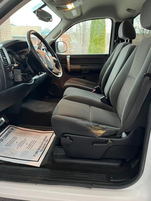 2007 GMC Sierra 2500HD 4WD Reg Cab 133" SLE1, available for sale in New Britain, Connecticut | Supreme Automotive. New Britain, Connecticut 2007 GMC Sierra 2500HD 4WD Reg Cab 133" SLE1, available for sale in New Britain, Connecticut | Supreme Automotive. New Britain, Connecticut
