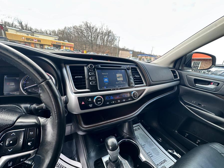 2018 Toyota Highlander XLE V6 AWD (Natl), available for sale in Bloomingdale, New Jersey | Bloomingdale Auto Group. Bloomingdale, New Jersey 2018 Toyota Highlander XLE V6 AWD (Natl), available for sale in Bloomingdale, New Jersey | Bloomingdale Auto Group. Bloomingdale, New Jersey